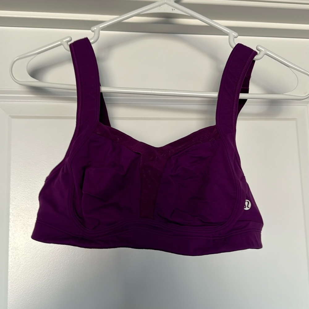Lululemon sports bra